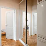 Free Parking Chain Bridge 4ppl, 2bdrm, Wifi, Smart Tv, Ac Apartment