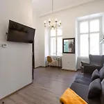 Free Parking Chain Bridge 4ppl, 2bdrm, Wifi, Smart Tv, Ac * Budapest