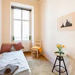 Free Parking Chain Bridge 4ppl, 2bdrm, Wifi, Smart Tv, Ac Apartment *