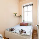 Free Parking Chain Bridge 4ppl, 2bdrm, Wifi, Smart Tv, Ac Apartment Budapest