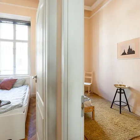 Free Parking Chain Bridge 4ppl, 2bdrm, Wifi, Smart Tv, Ac شقة