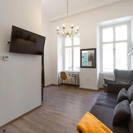 Free Parking Chain Bridge 4ppl, 2bdrm, Wifi, Smart Tv, Ac * Boedapest