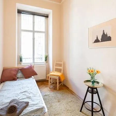 Free Parking Chain Bridge 4ppl, 2bdrm, Wifi, Smart Tv, Ac Apartmán *