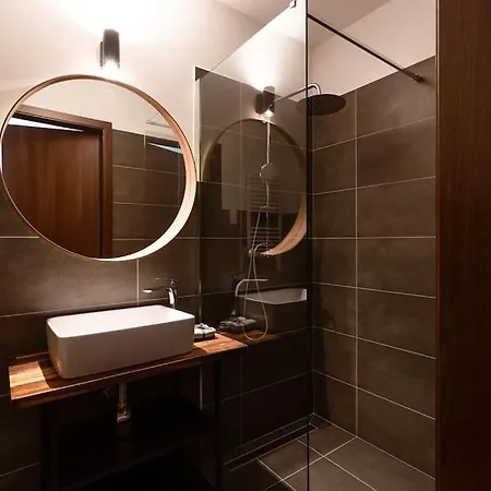 Free Parking Chain Bridge 4ppl, 2bdrm, Wifi, Smart Tv, Ac شقة بودابست