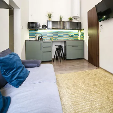 Free Parking Chain Bridge 4ppl, 2bdrm, Wifi, Smart Tv, Ac Apartment