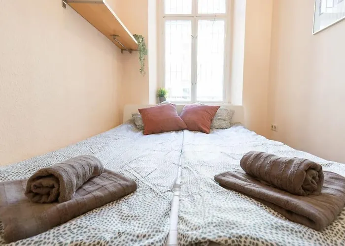 Free Parking Chain Bridge 4ppl, 2bdrm, Wifi, Smart Tv, Ac