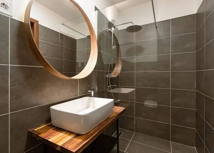 Free Parking Chain Bridge 4ppl, 2bdrm, Wifi, Smart Tv, Ac Lägenhet
