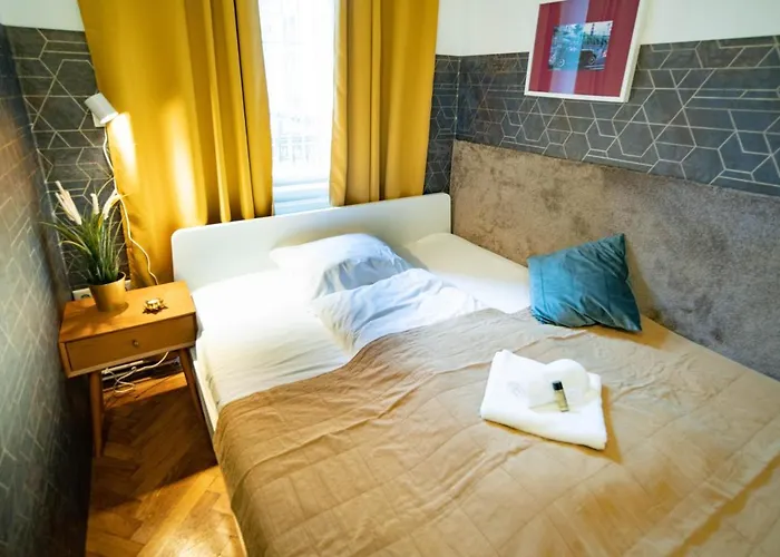Free Parking Chain Bridge 4ppl, 2bdrm, Wifi, Smart Tv, Ac