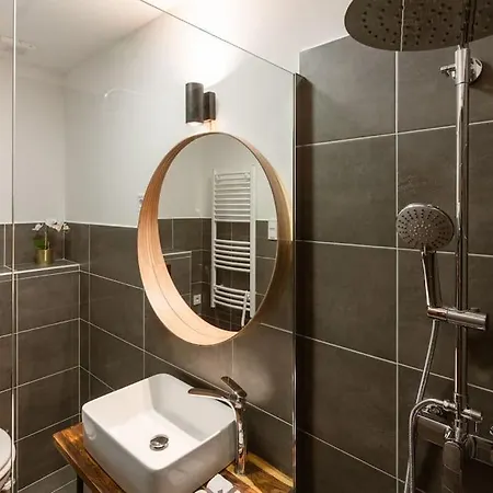 شقة Free Parking Chain Bridge 4ppl, 2bdrm, Wifi, Smart Tv, Ac *