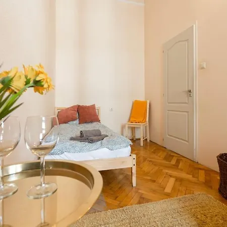 Free Parking Chain Bridge 4ppl, 2bdrm, Wifi, Smart Tv, Ac شقة بودابست